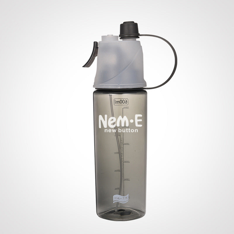Gourde de sport avec spray rafraîchissant intégré