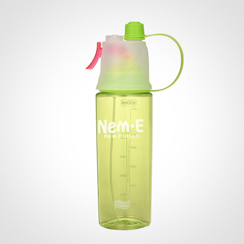 Gourde de sport avec spray rafraîchissant intégré